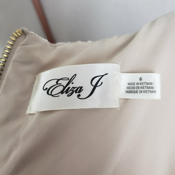 Eliza J Bell Sleeve Lace Fit & Flare Dress - Picture 5 of 6